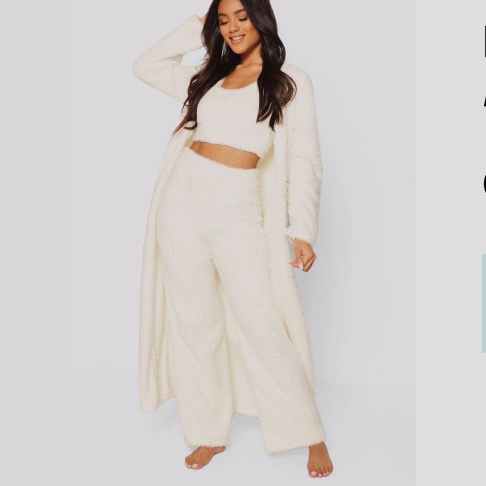 Boohoo NWT Premium Fluffy Lounge Cardigan Cream